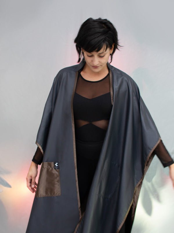 Cape Flippa - Black - Reversible Capes - Kanten