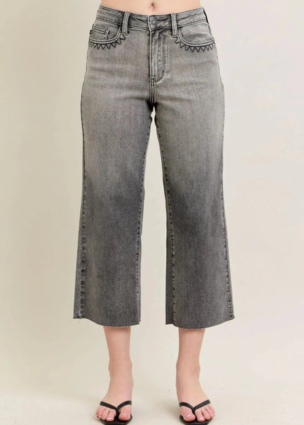Judy Blue Full Size Wide Leg Capris Jeans Plus Size - Trendsi
