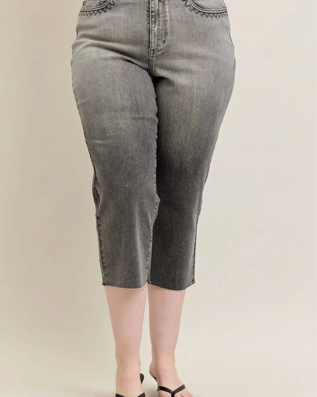 Judy Blue Full Size Wide Leg Capris Jeans Plus Size - Trendsi